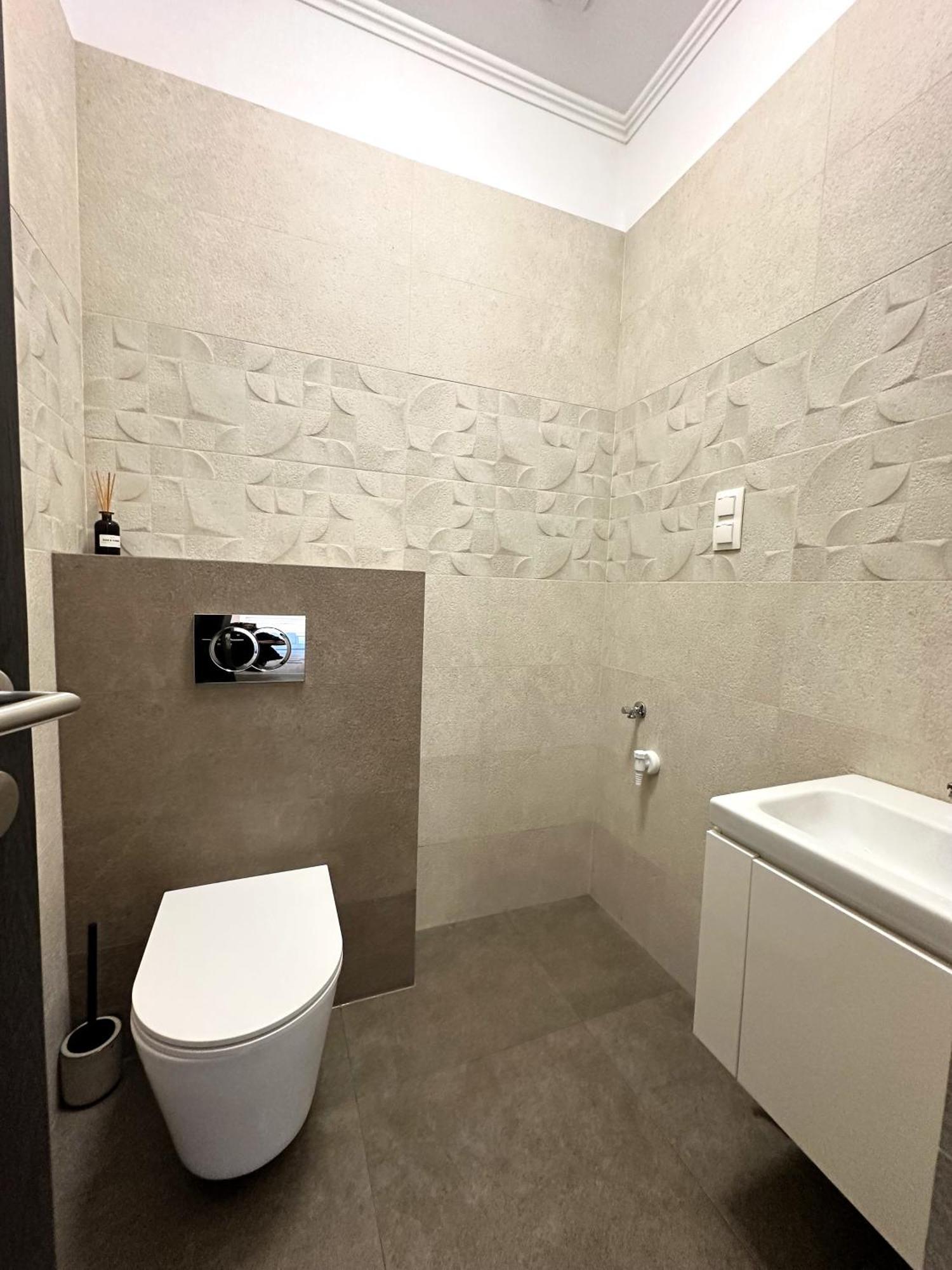 Berzsenyi Apartmanhaz Kaposvár Exteriör bild
